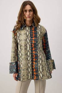 Camicia in popeline fantasia con polsini ampi
