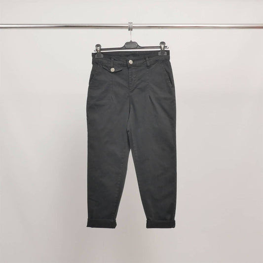 Pantaloni a carota a vita alta con risvolto