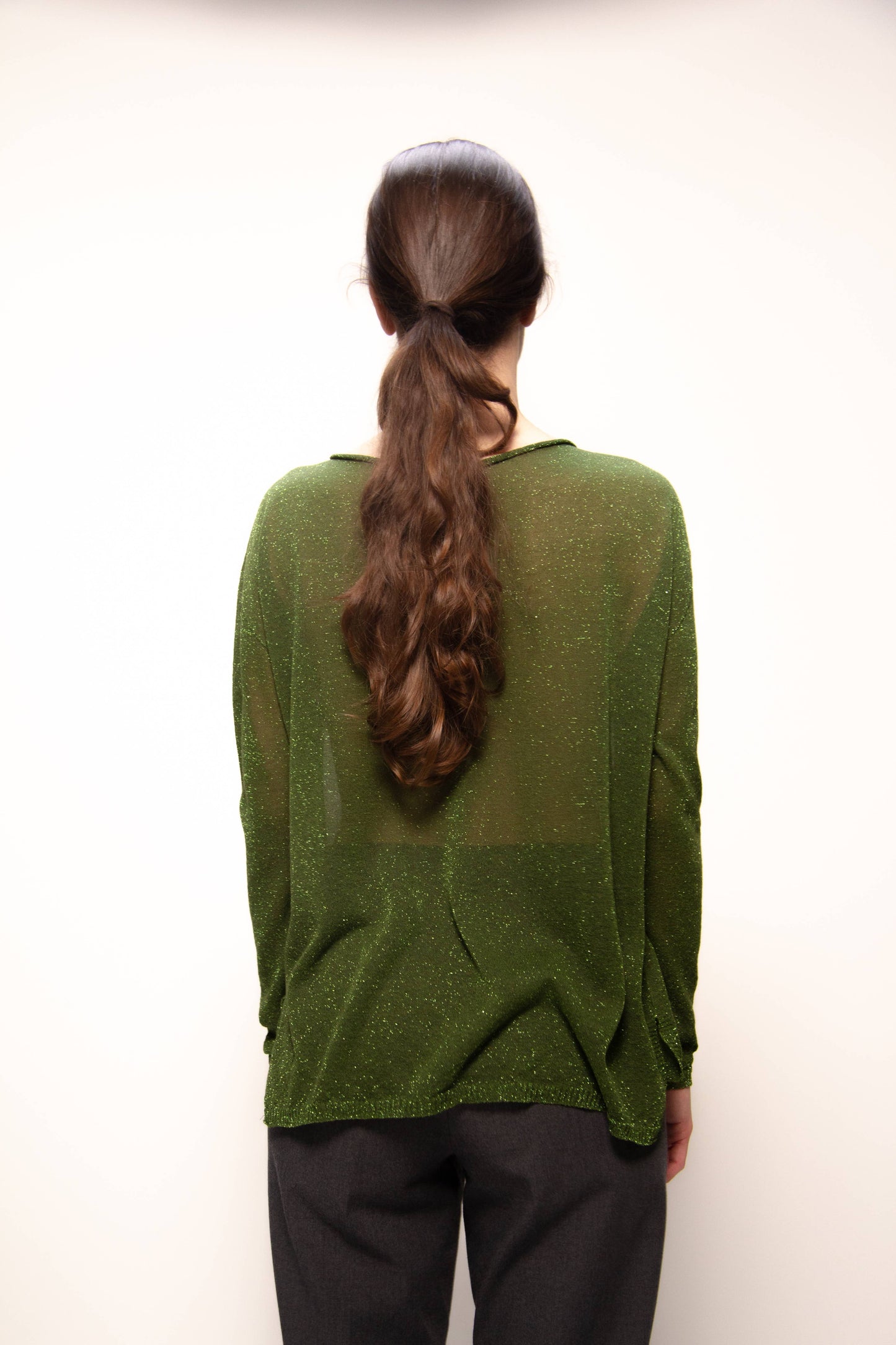 Pullover glitter con scollo a barca