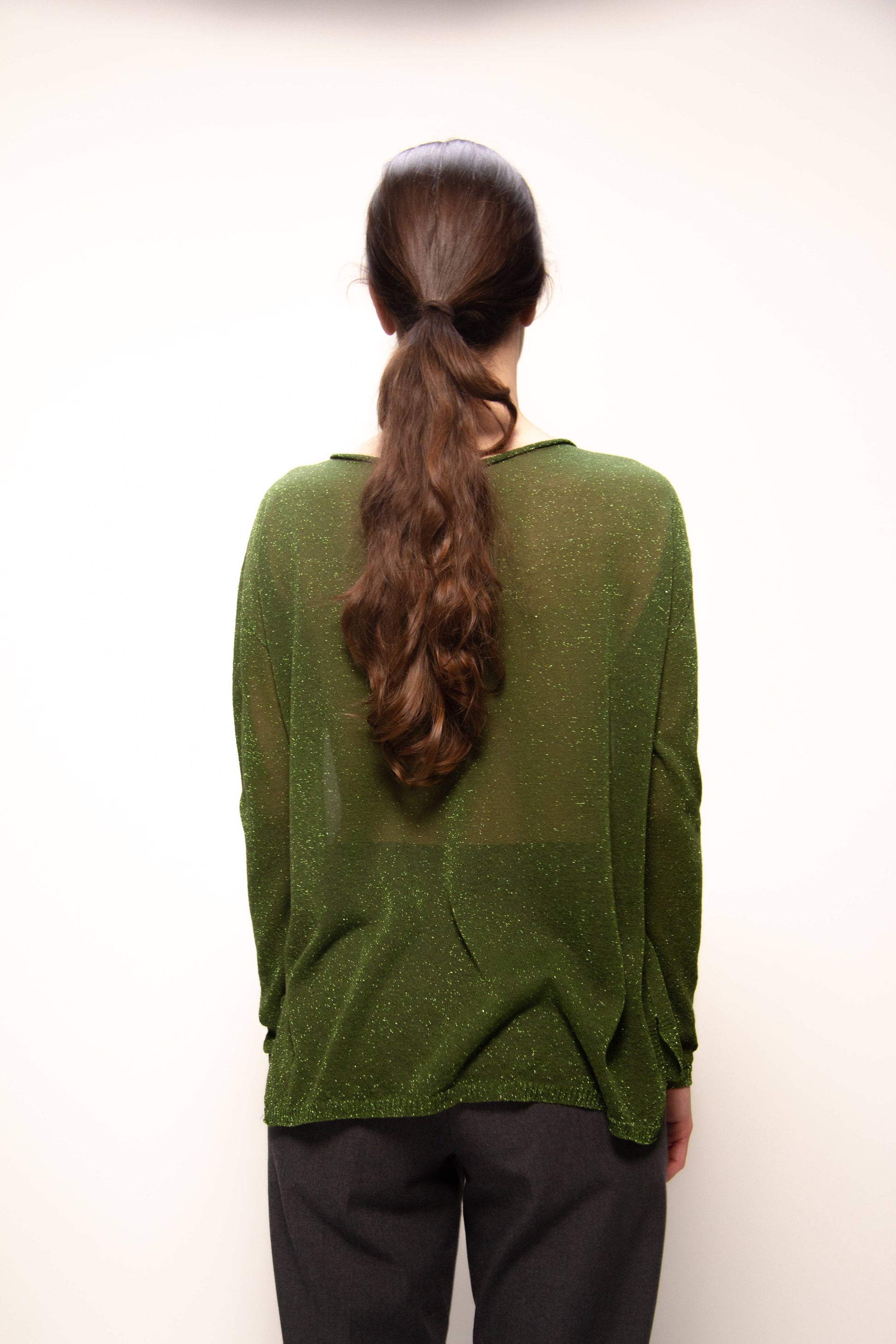 Pullover glitter con scollo a barca