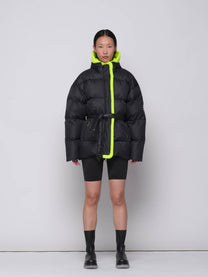 Piumino puffer con cintura bicolore nero e giallo fluo