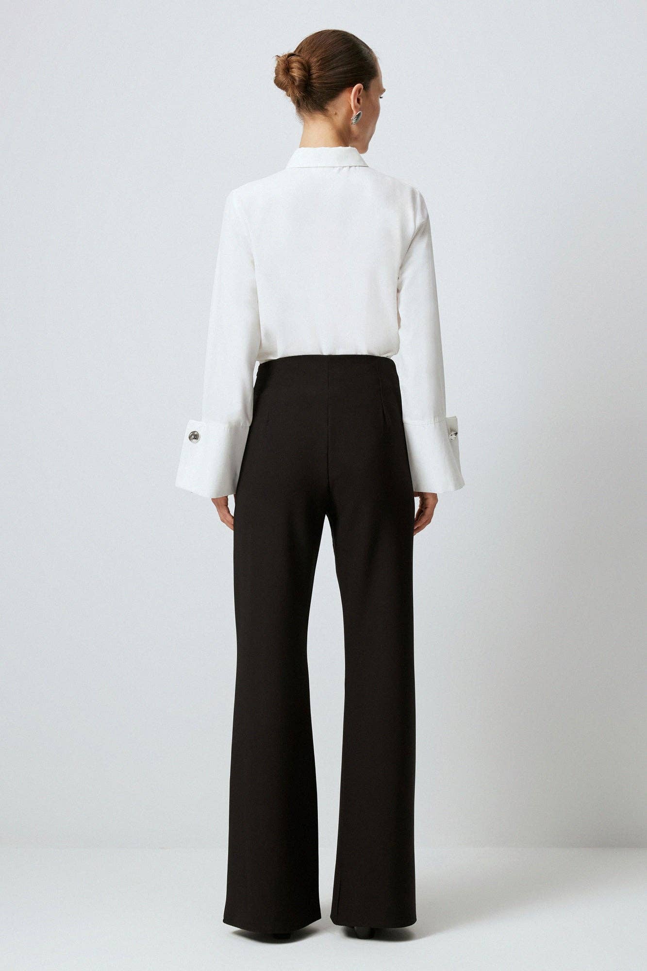 Pantaloni in crêpe a costine