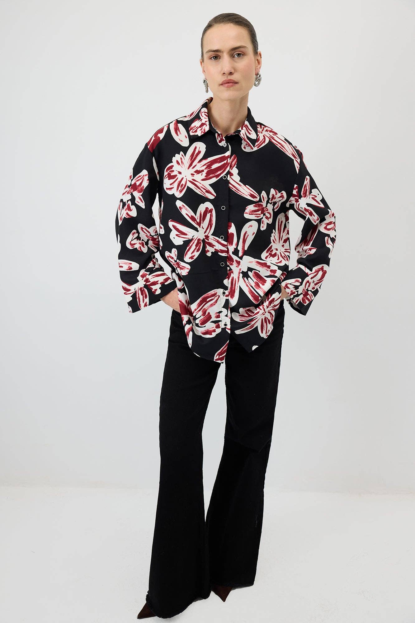 Camicia stampata con polsini ampi