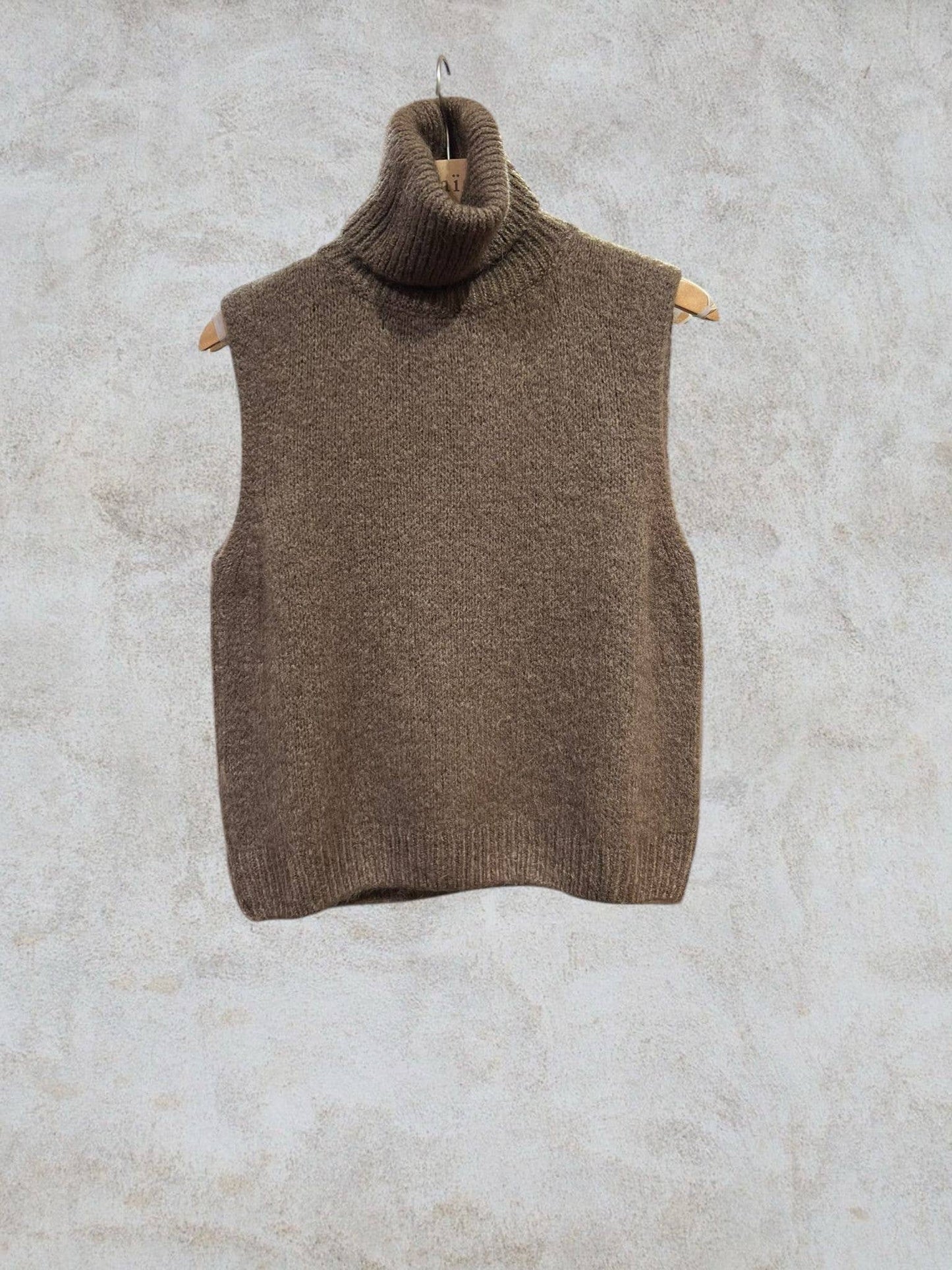 Maglione smanicato oversize in maglia spessa color fico