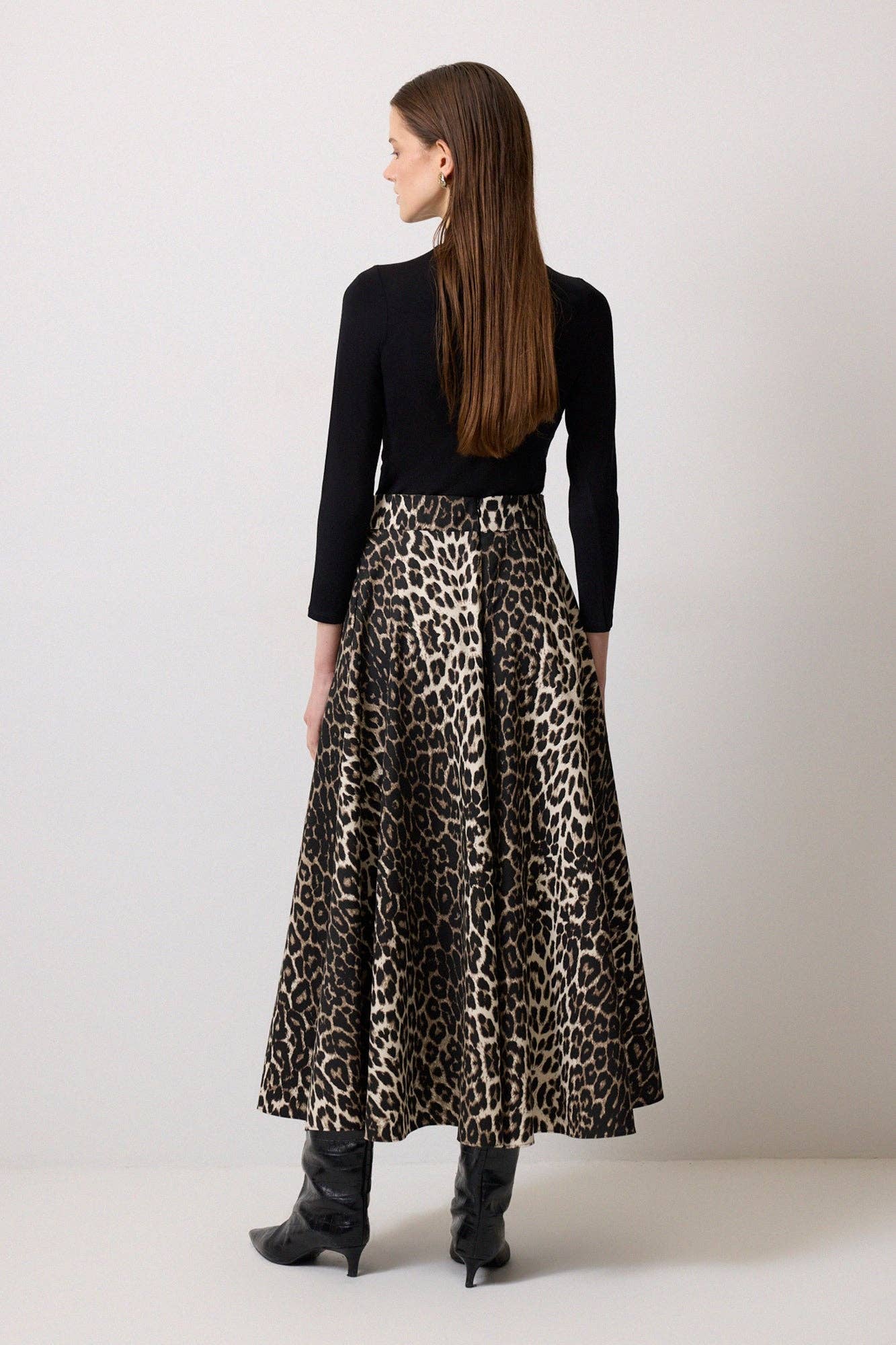 Gonna in gabardine con stampa leopardata