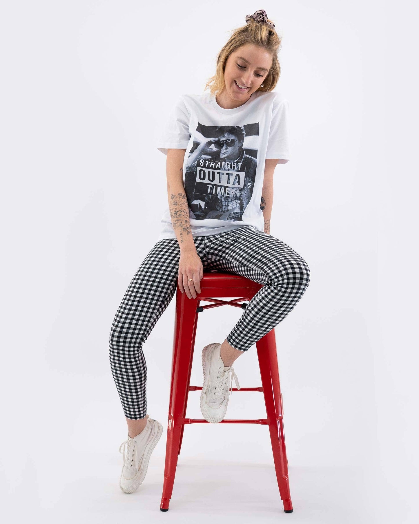 T-shirt unisex Straight Outta Time in cotone biologico