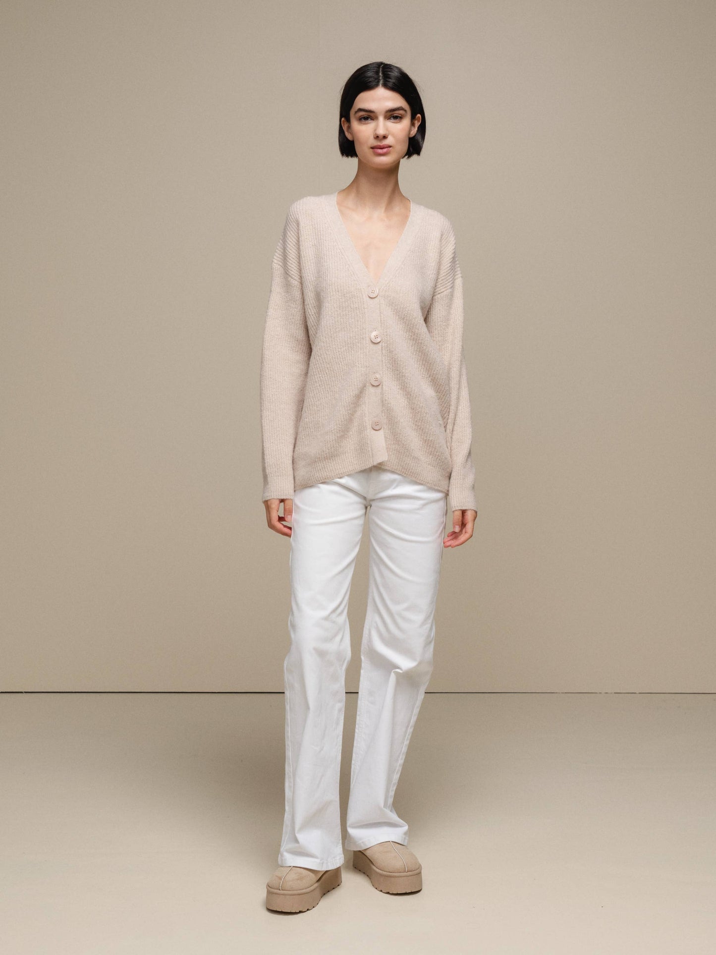 Cardigan in maglia con scollo a V e bottoni
