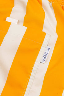 Costume da bagno uomo a righe giallo dorato in SEAQUAL® Yarn