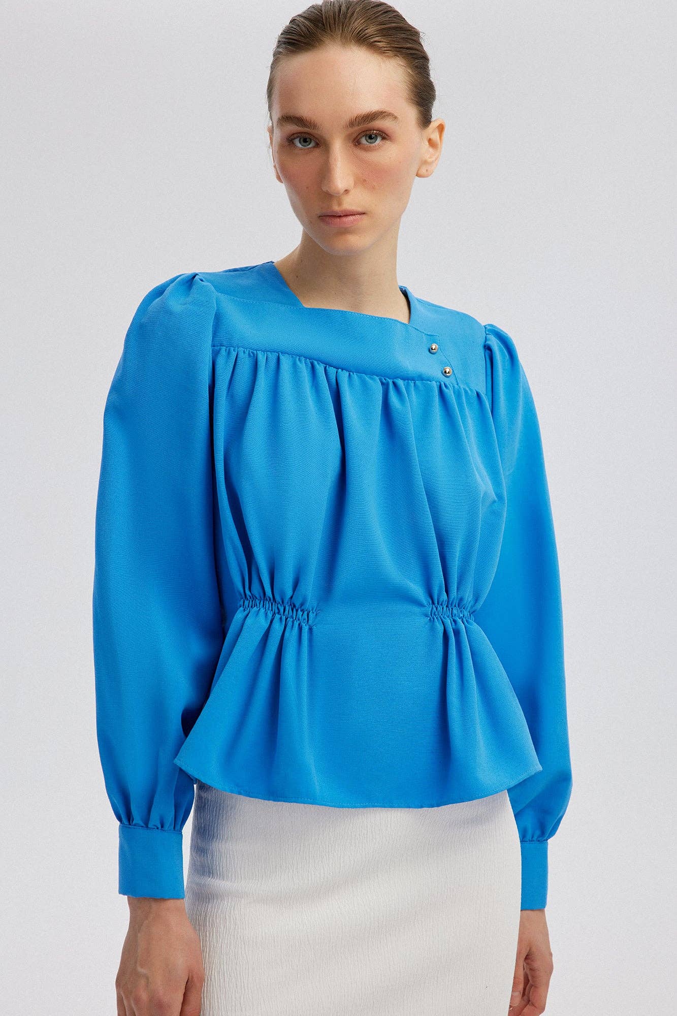 Camicia effetto lino martellato con arricciature