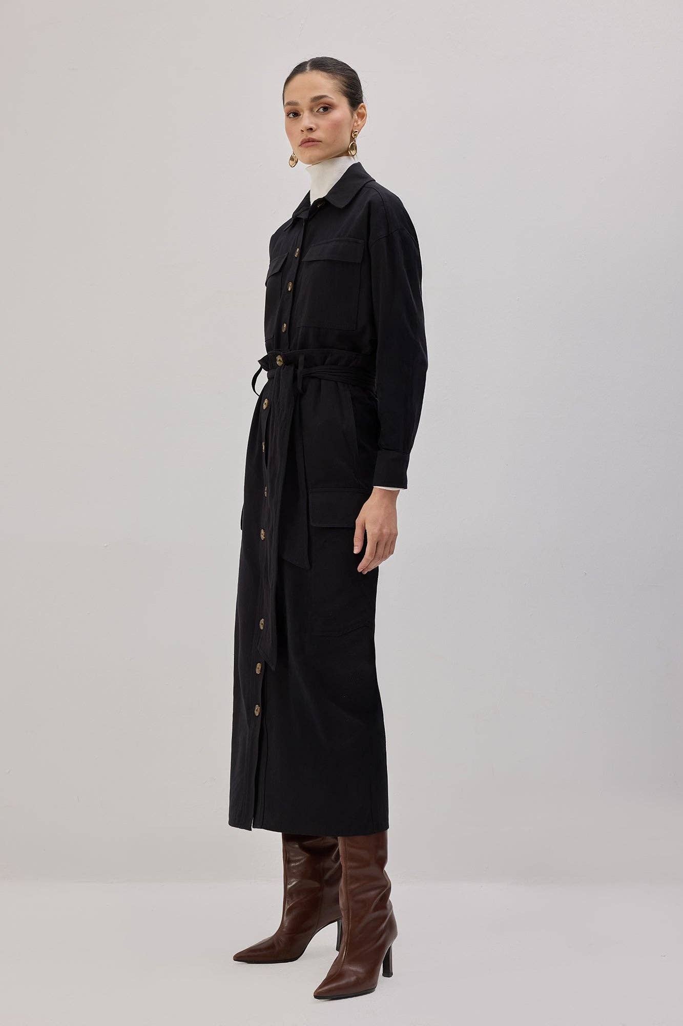 Abito chemisier cargo lungo nero in cotone