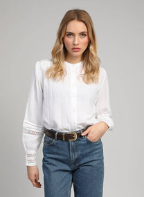 Camicia bianca con inserti in pizzo