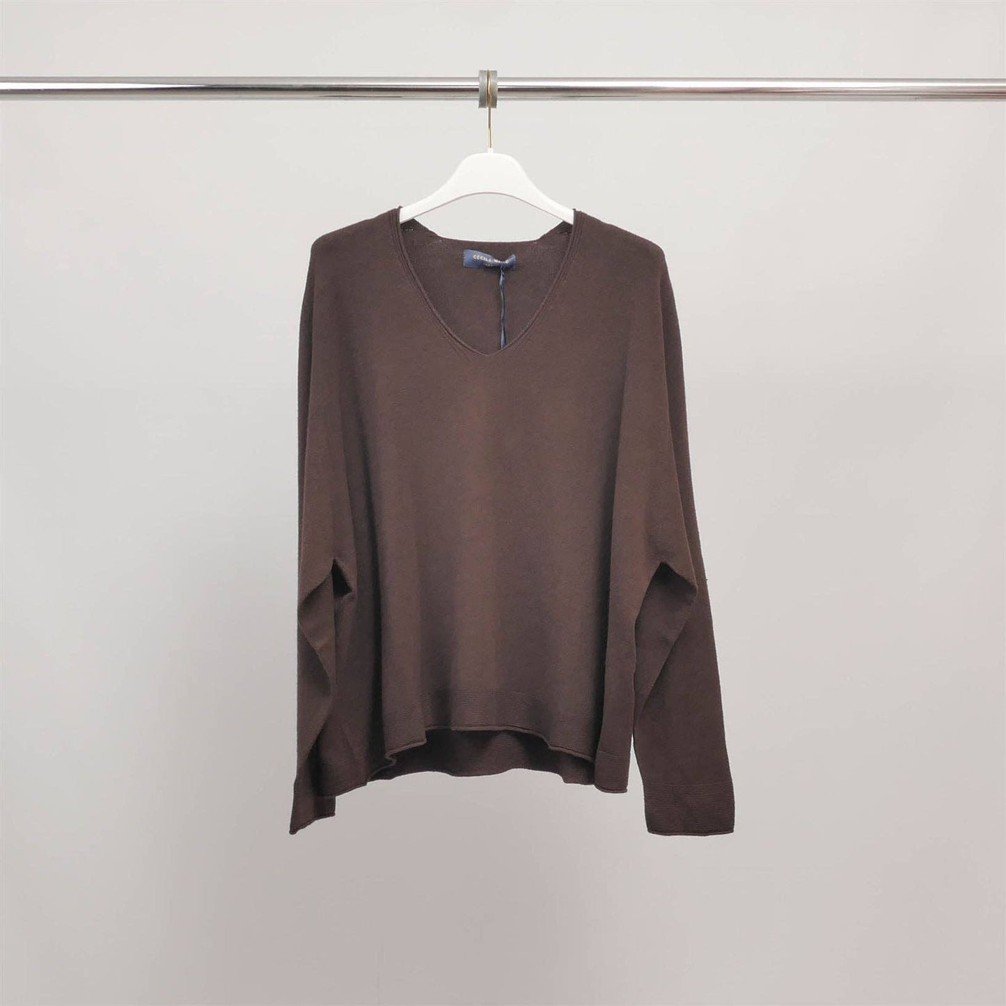 Maglione morbido e fluido con scollo a V