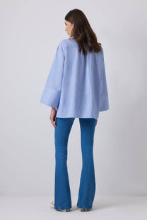 Camicia oversize in popeline di cotone a righe con fiocchi decorativi
