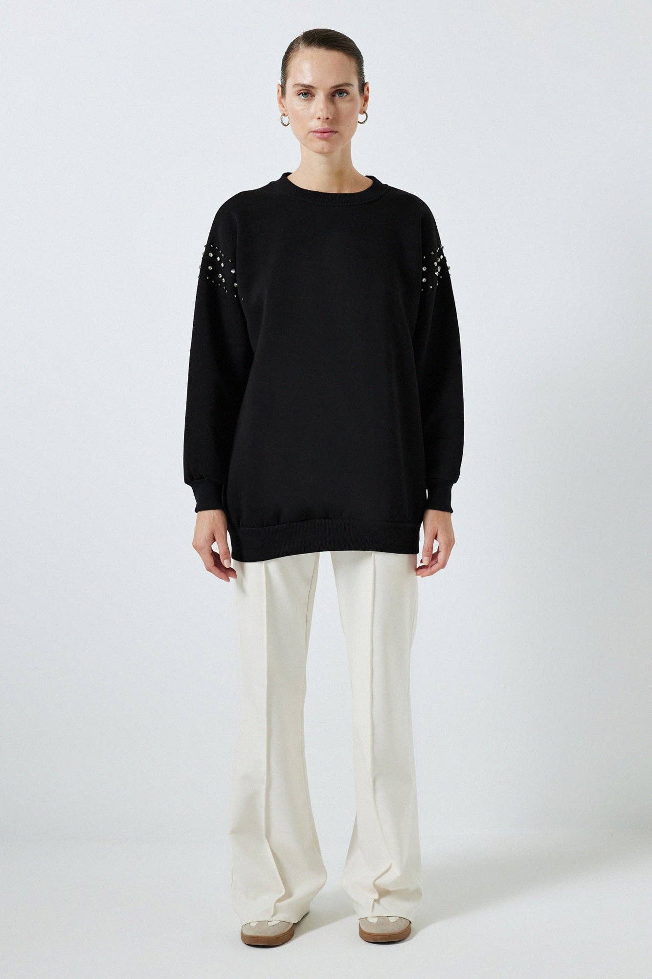 Felpa oversize con dettagli gioiello sulle maniche