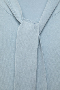 Maglione in maglia rasata con fiocco e scollo a V