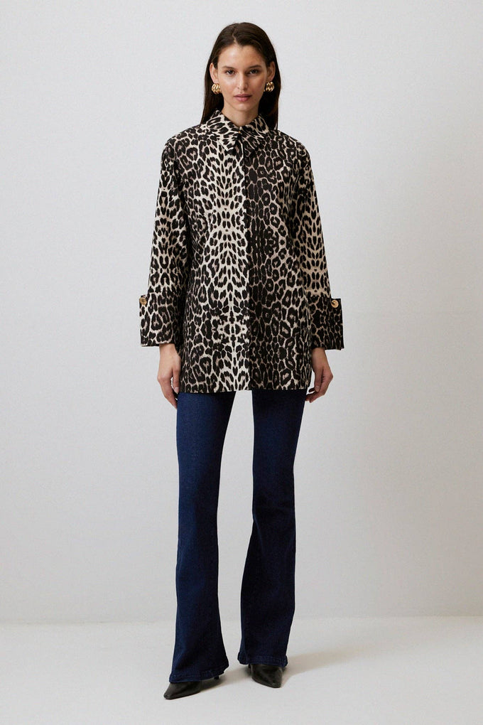 Camicia in cotone animalier leopardato con polsini statement