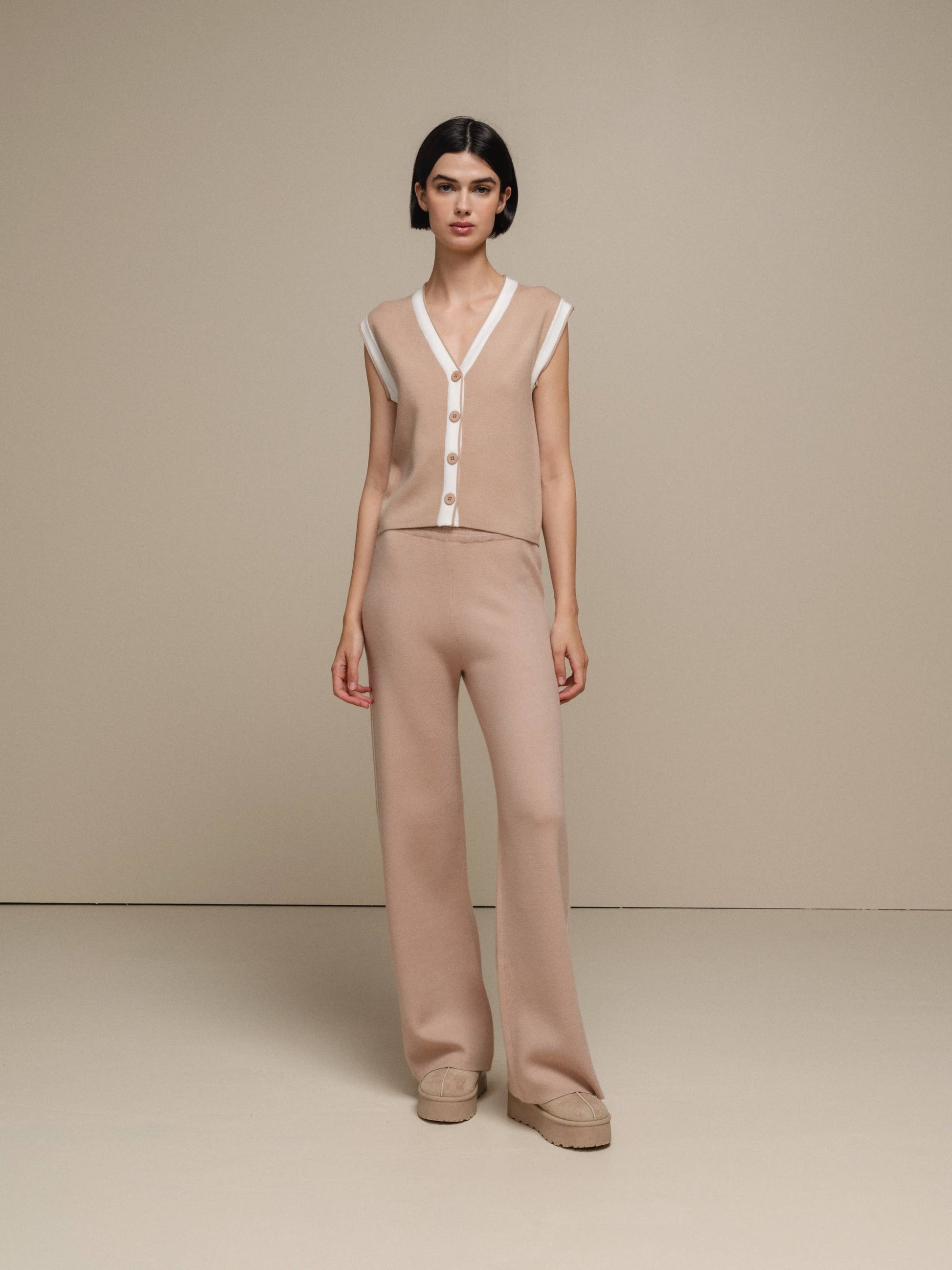 Gilet cardigan in maglia con bordi a contrasto