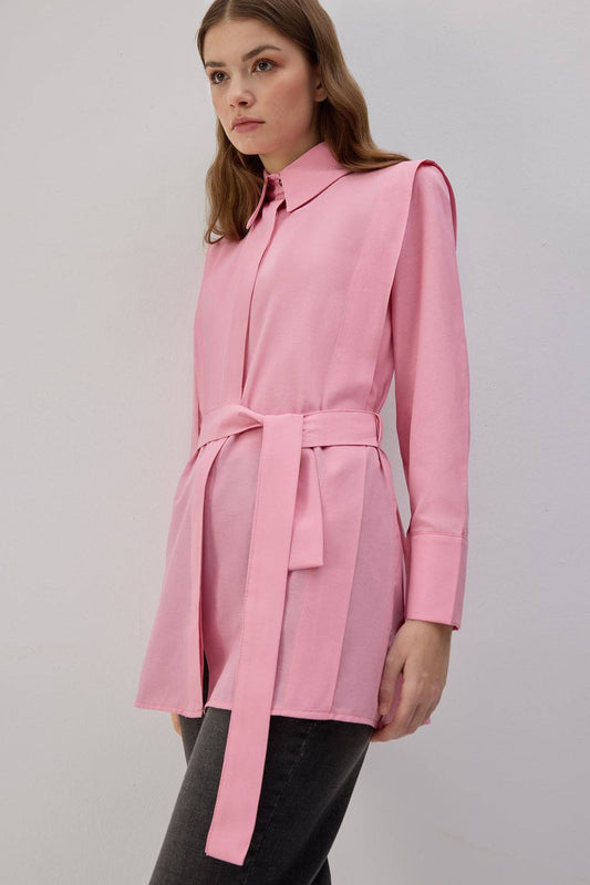 Camicia in popeline rosa con cintura