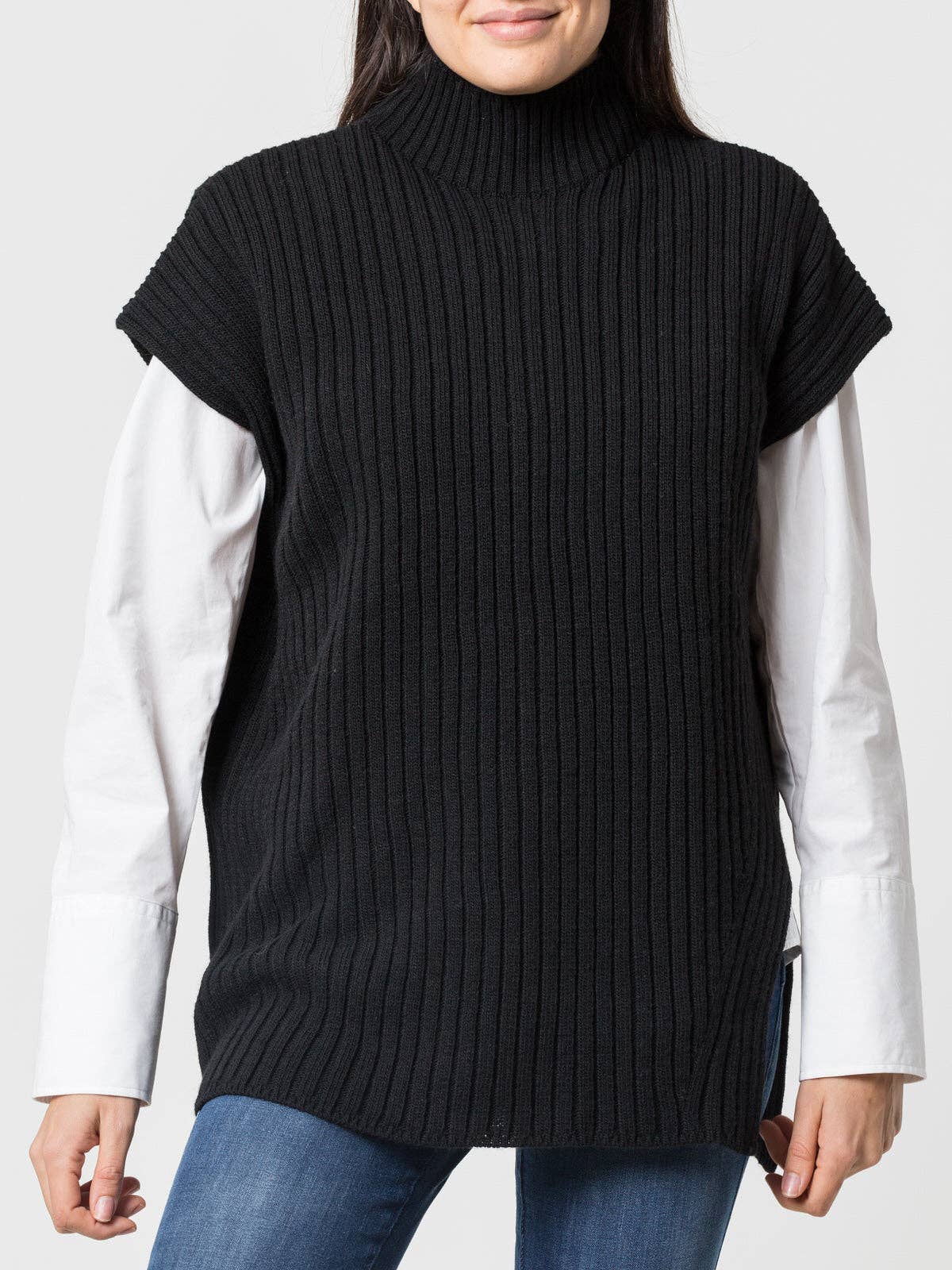Gilet in maglia a coste con collo alto