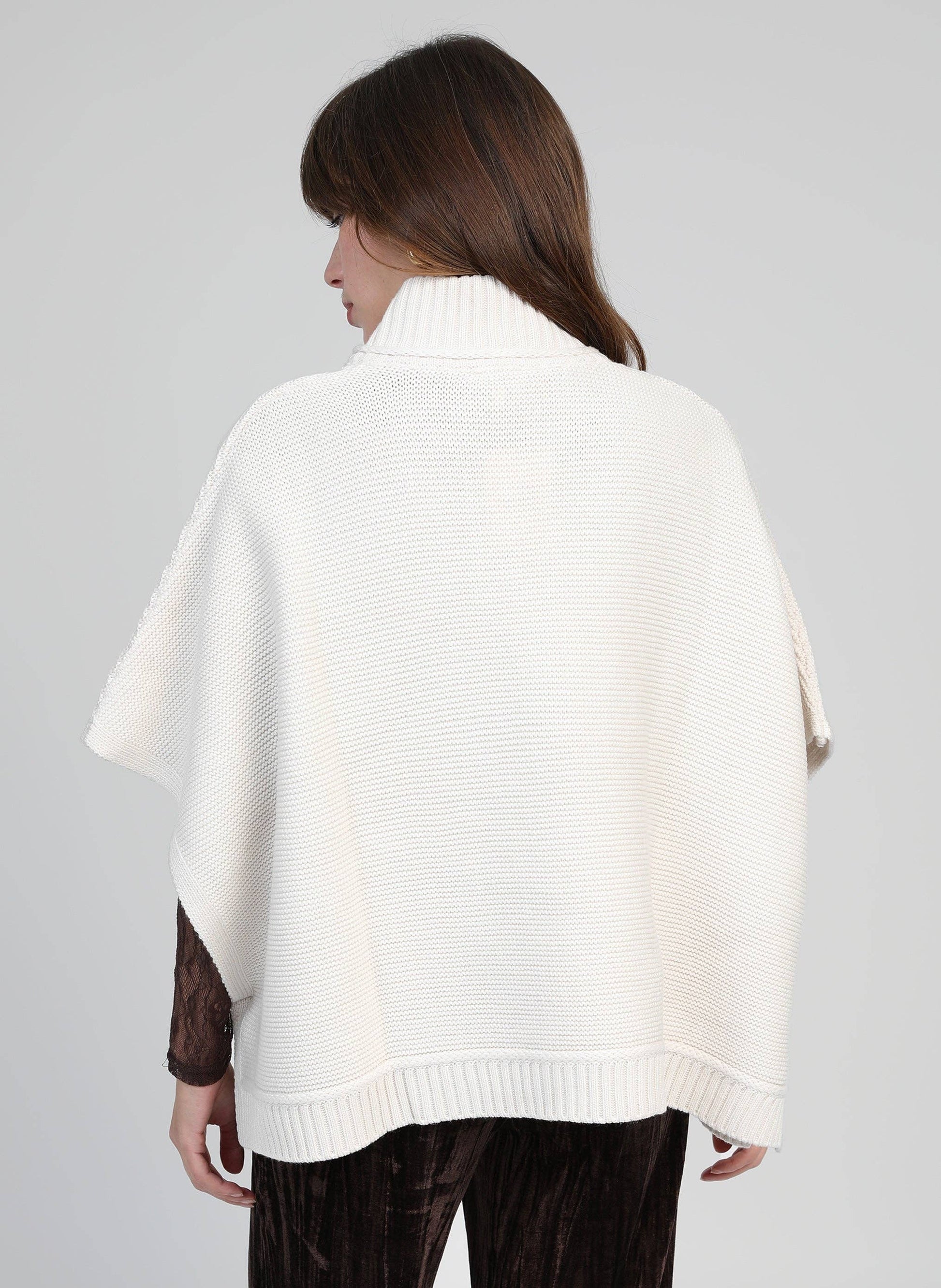 Maglione poncho Venti écru con collo a lupetto