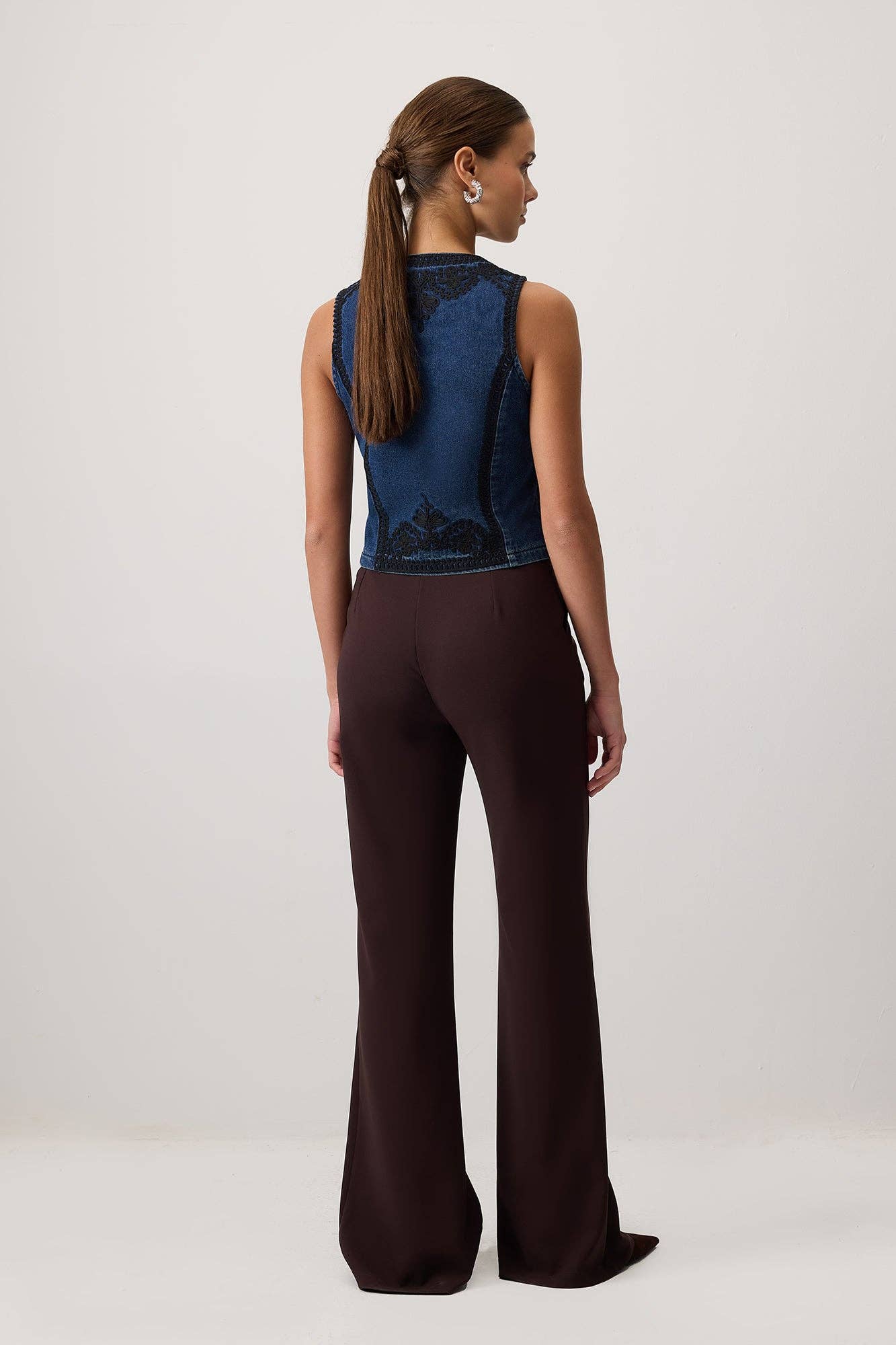 Gilet in denim ricamato