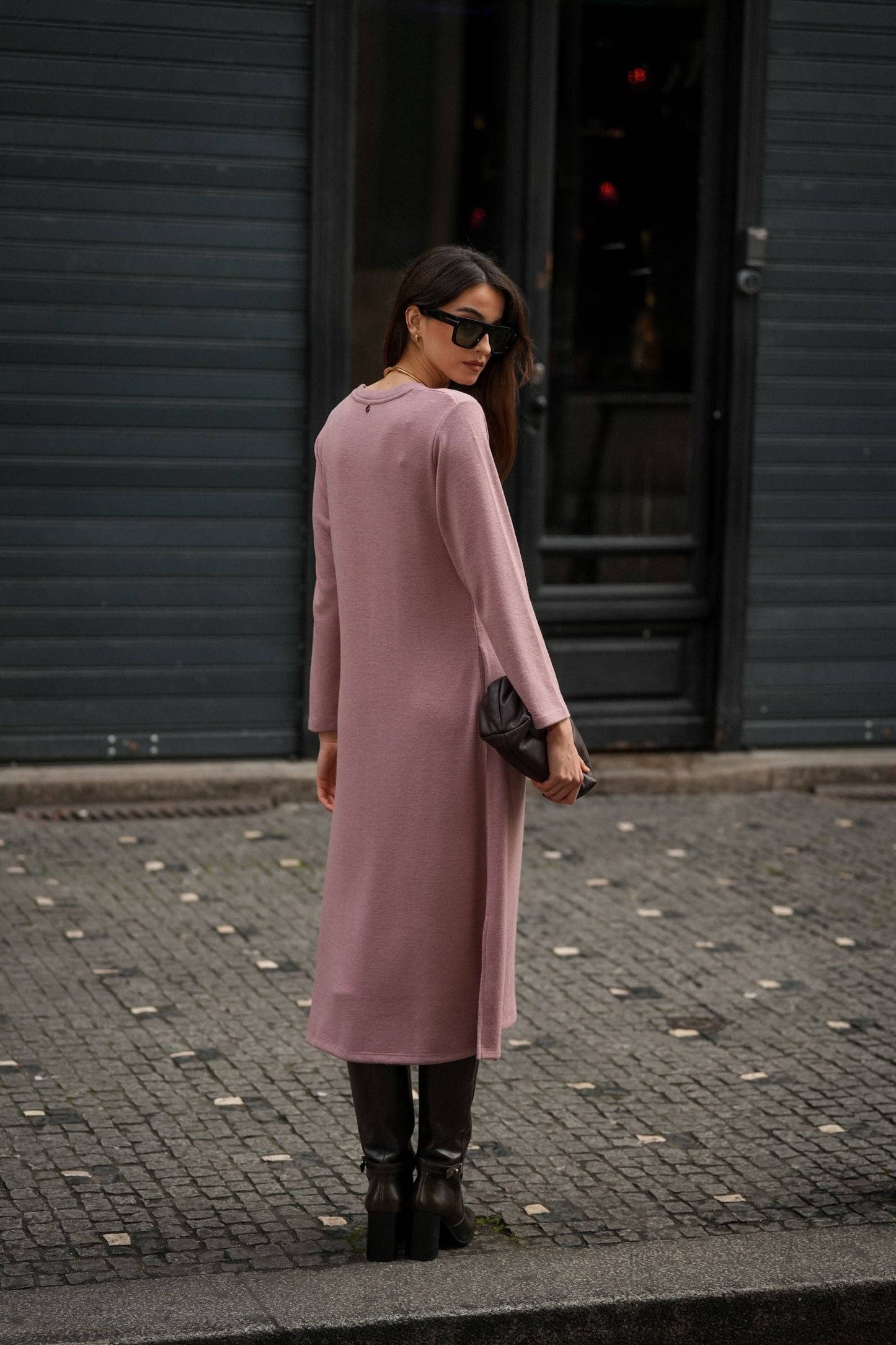 Abito midi in maglia morbida con tasche