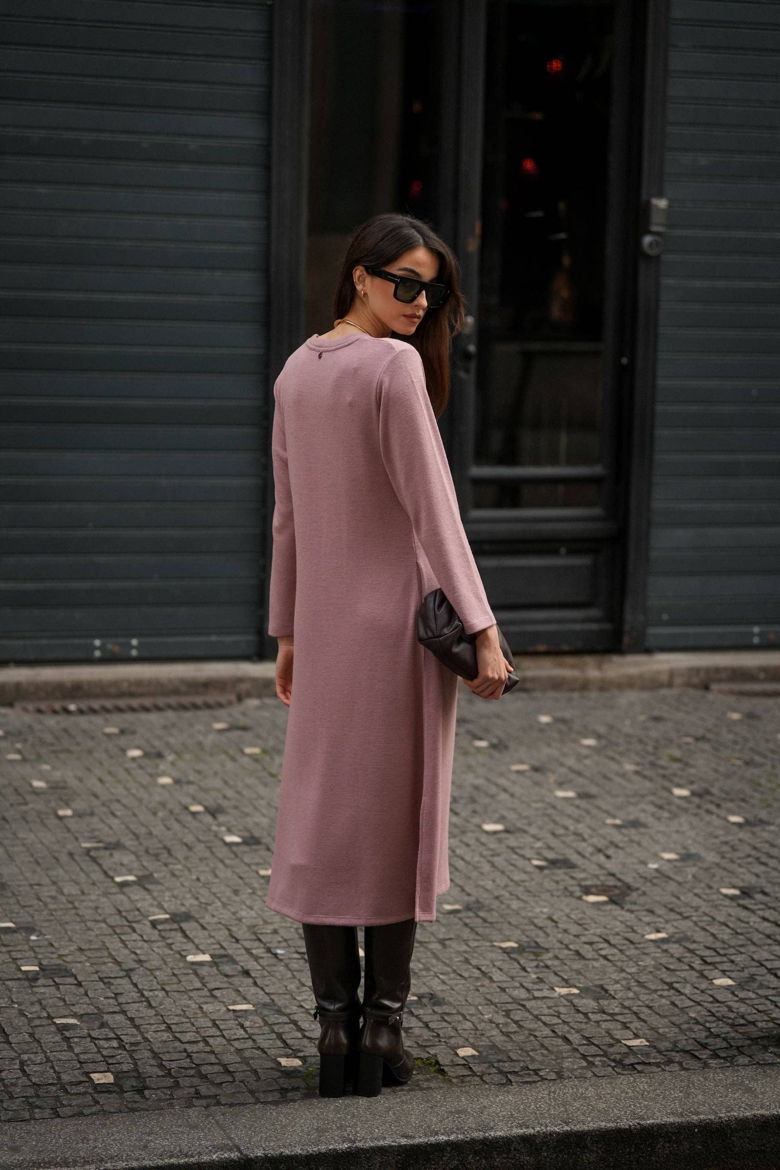 Abito midi in maglia morbida con tasche