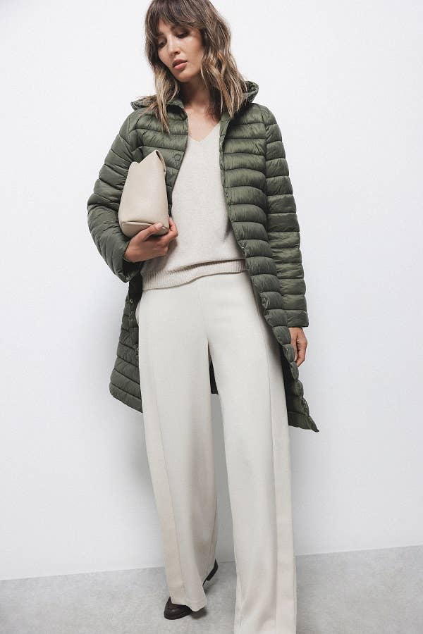 Parka trapuntato lungo con cappuccio e cintura