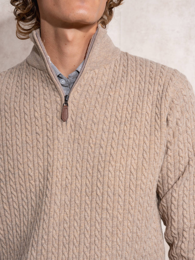 Maglia uomo a mezza zip in cotone con lavorazione a trecce
