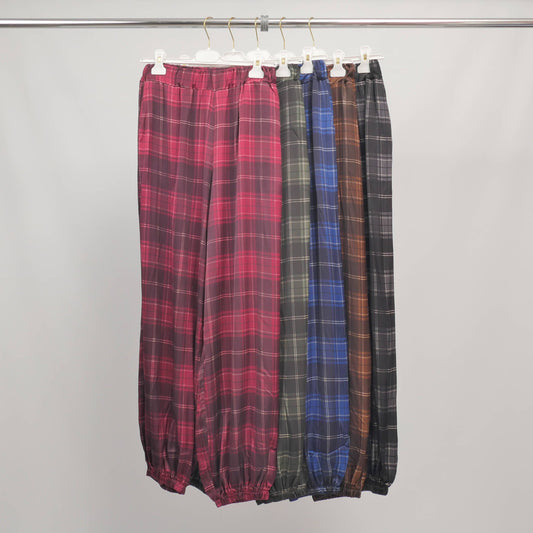 Pantaloni a quadri in viscosa con vita e fondo elasticizzati