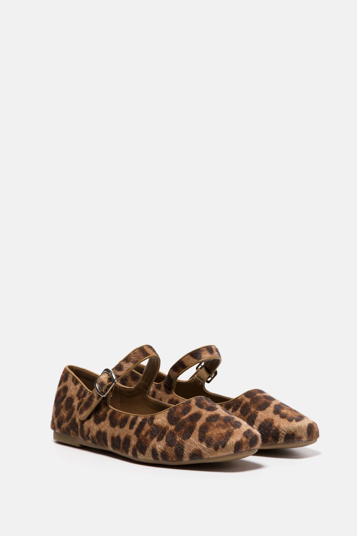 Ballerine animalier con cinturino e fibbia