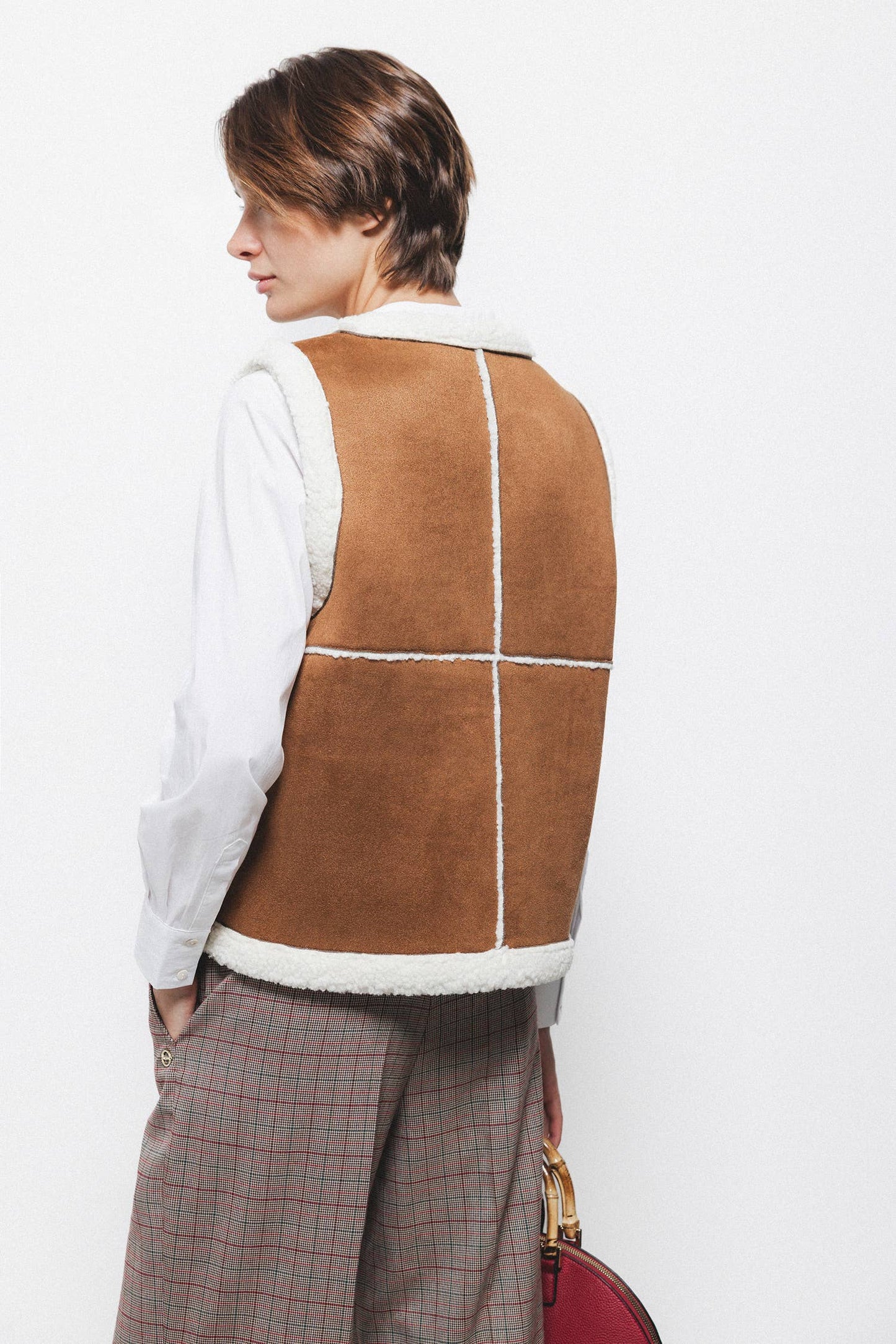 Gilet effetto camoscio con interno in eco-pelliccia