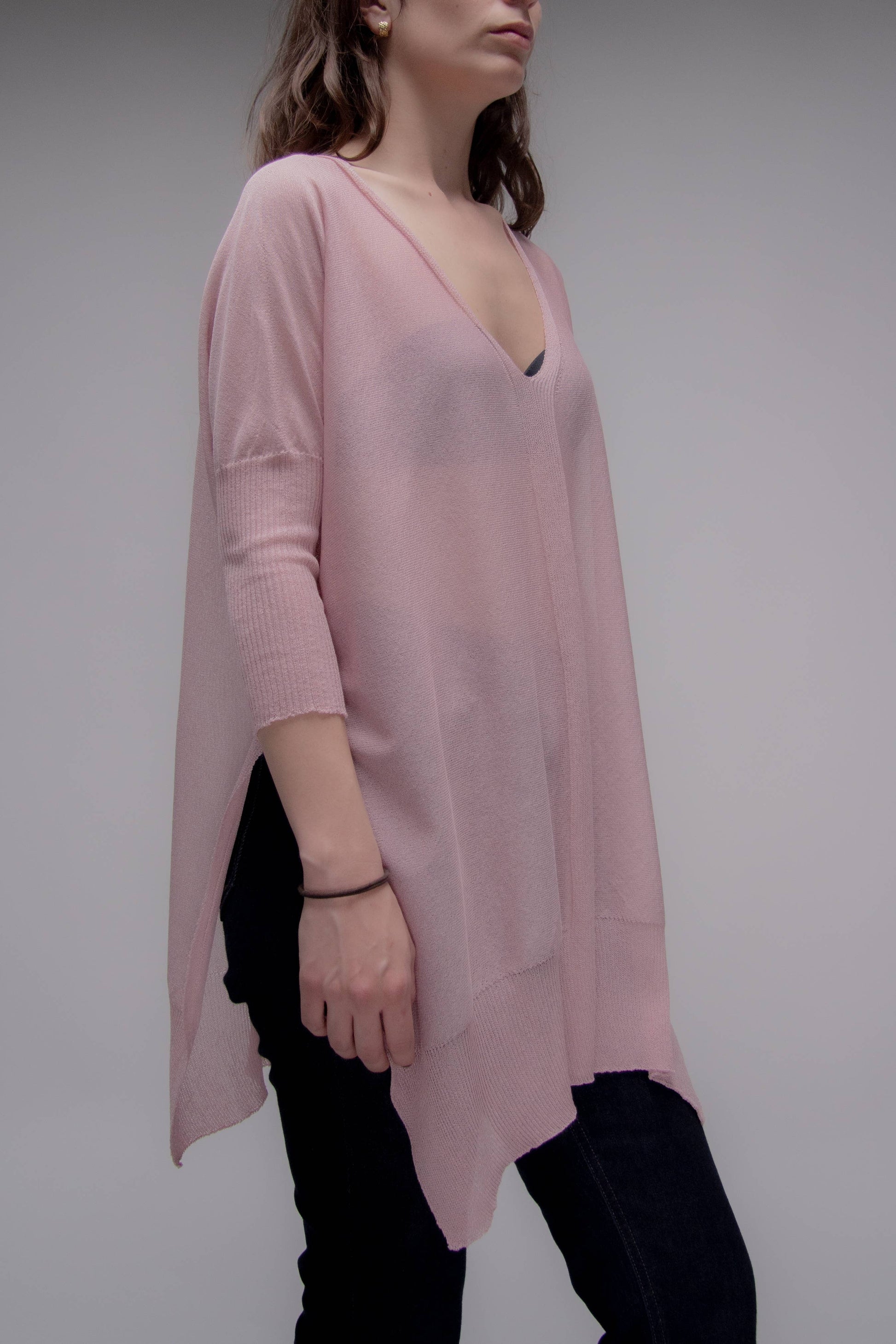 Pullover oversize con scollo a V in maglia 3D