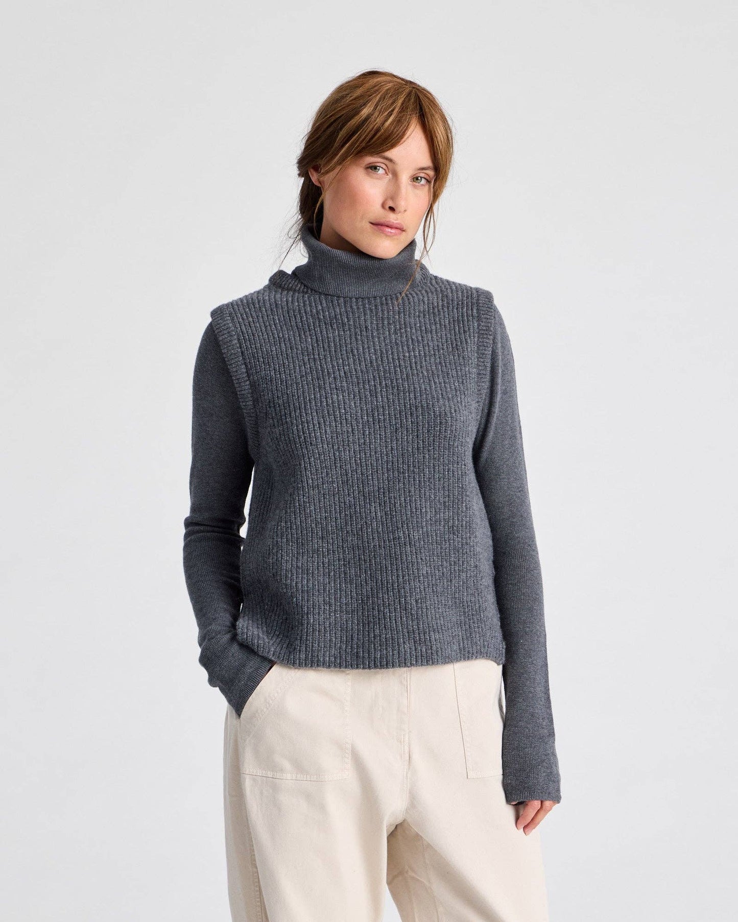 Gilet a coste in lana d’agnello GOTS grigio melange