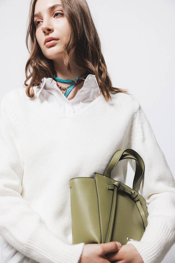 Maglione in maglia rasata con scollo a V