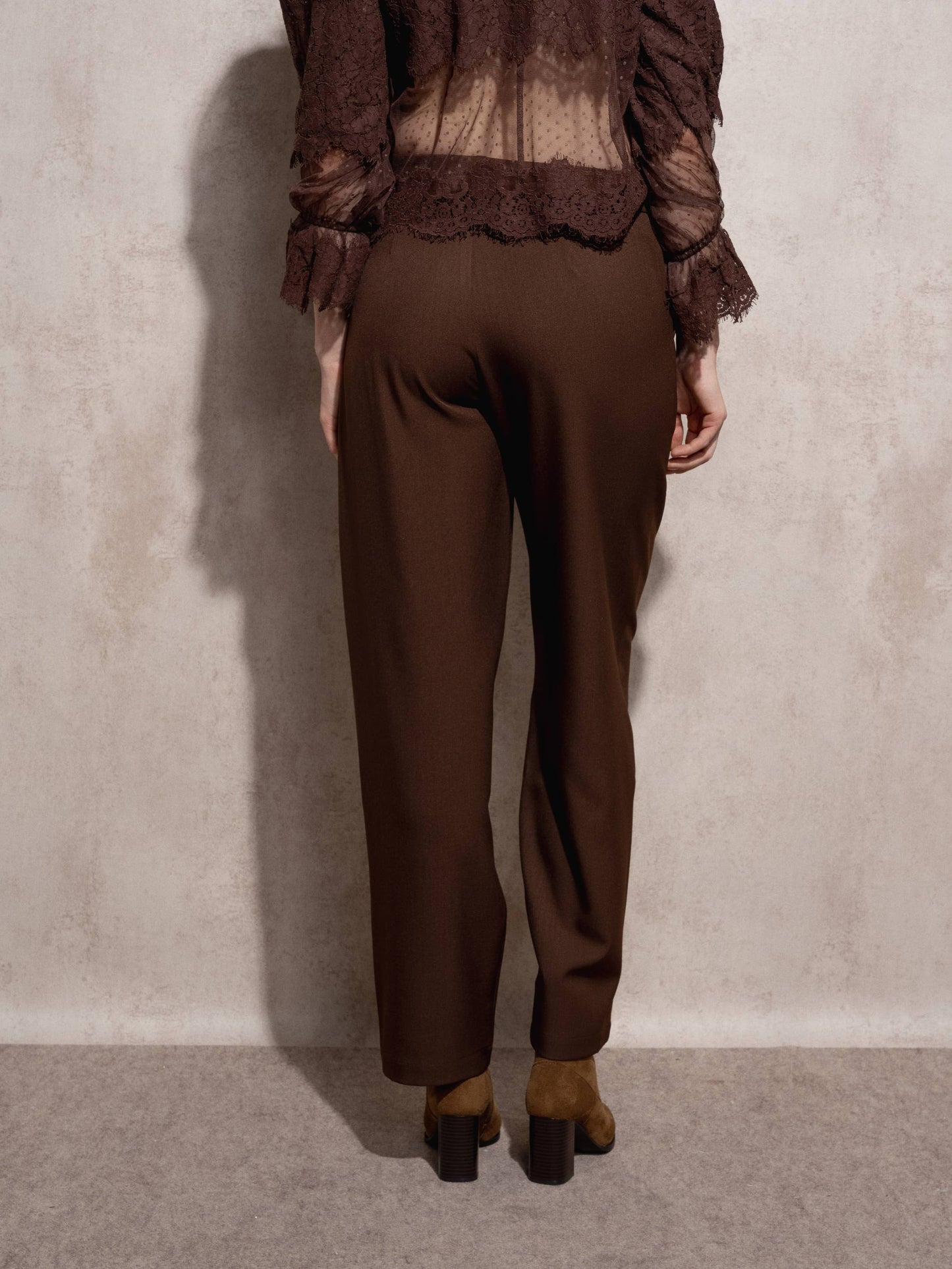 Pantaloni a pieghe a vita alta da donna