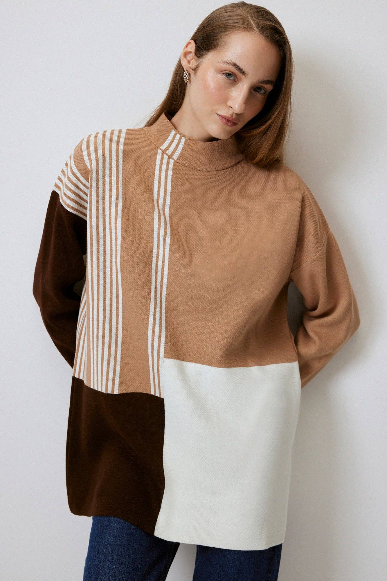 Tunica in maglia color block con collo alto