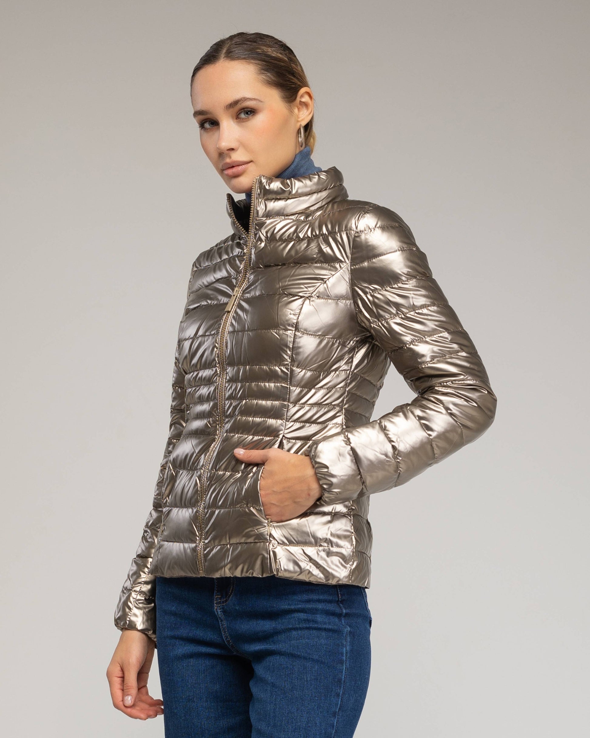 Piumino trapuntato metallizzato con zip