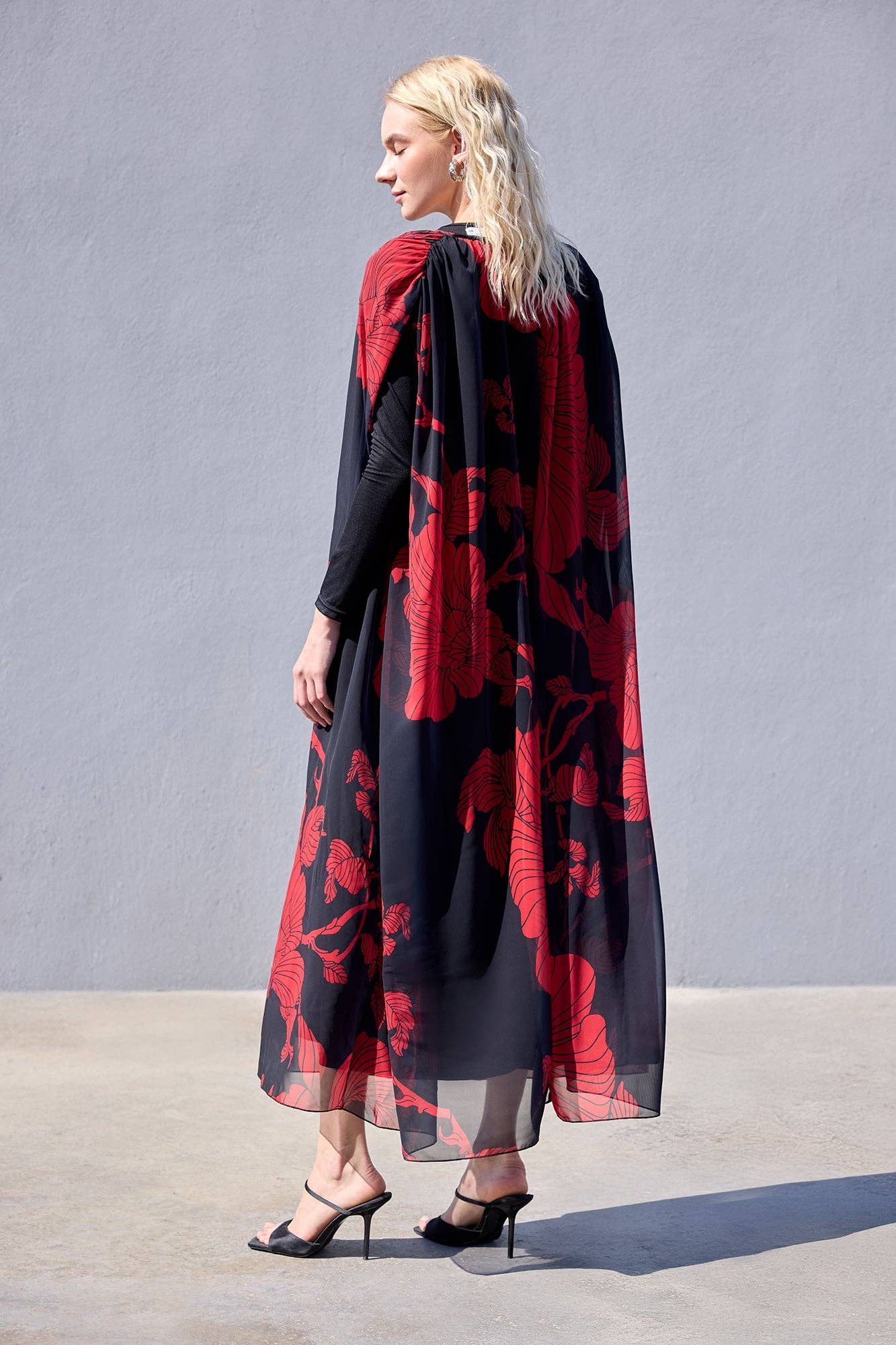 Abito lungo in chiffon con stampa floreale