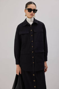 Camicia overshirt in gabardine con tasche cargo