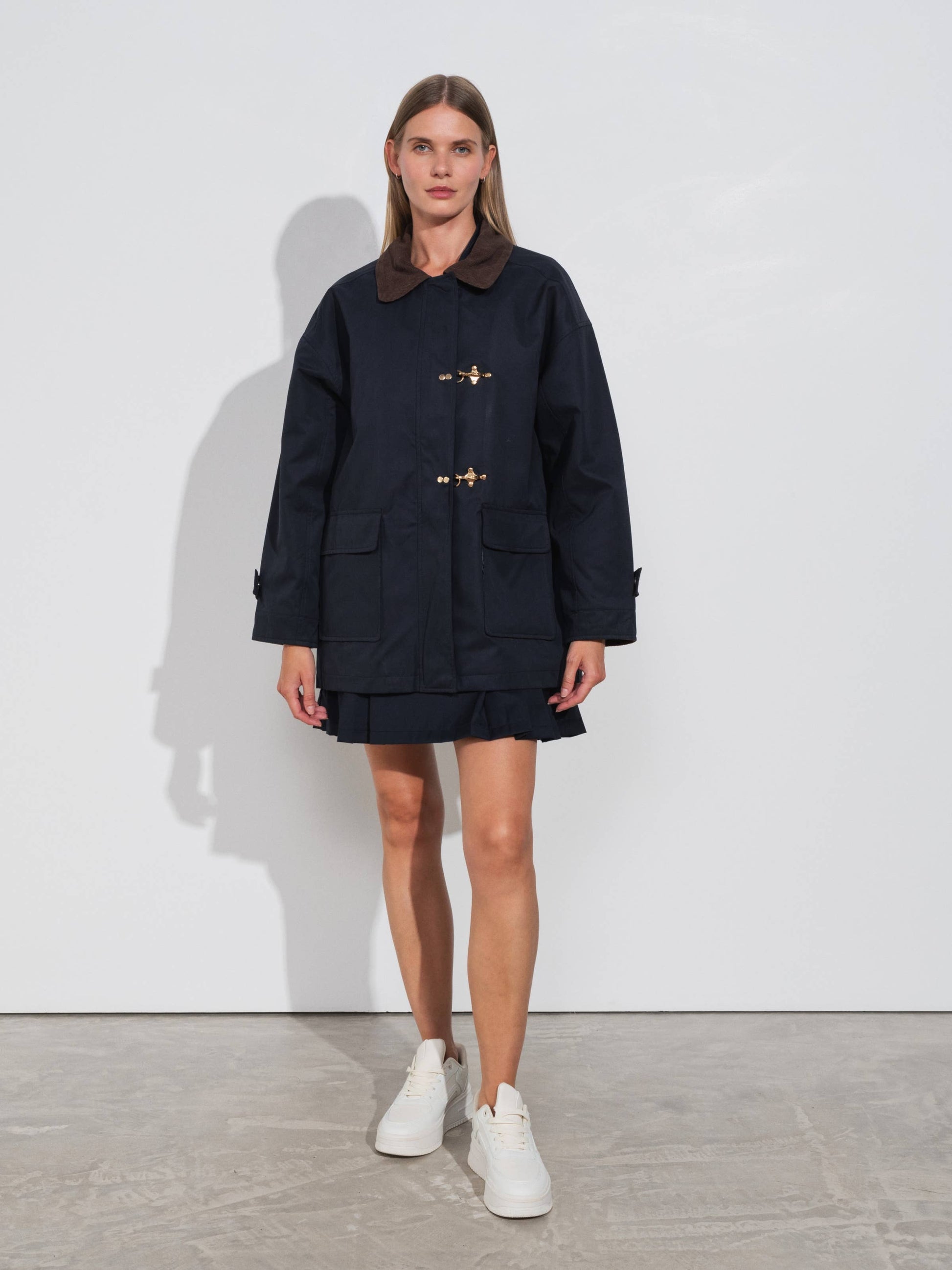 Parka donna con colletto a risvolto e chiusura con zip