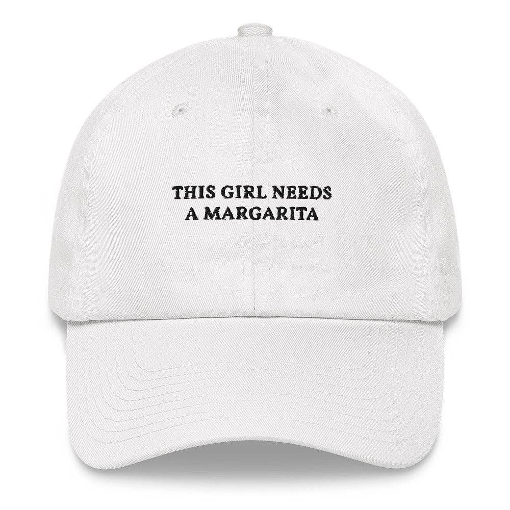 Cappellino dad hat ricamato “This Girl Needs a Margarita”