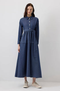Abito camicia maxi in denim con cuciture a contrasto