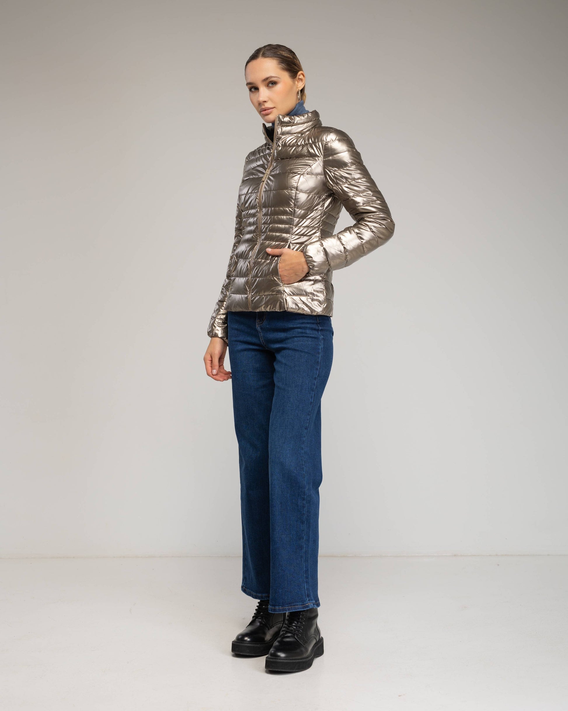 Piumino trapuntato metallizzato con zip