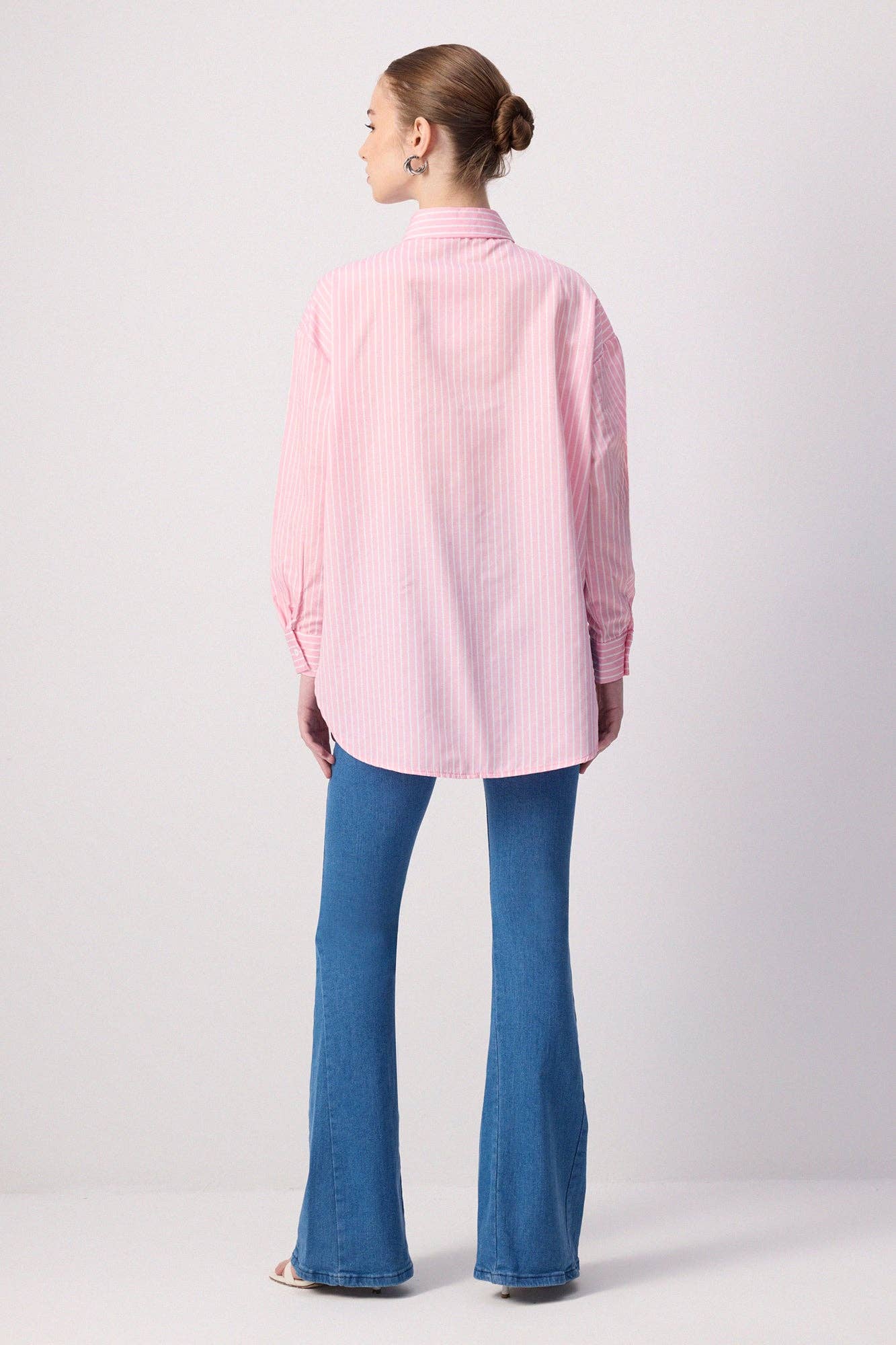Camicia oversize a righe in misto cotone rosa