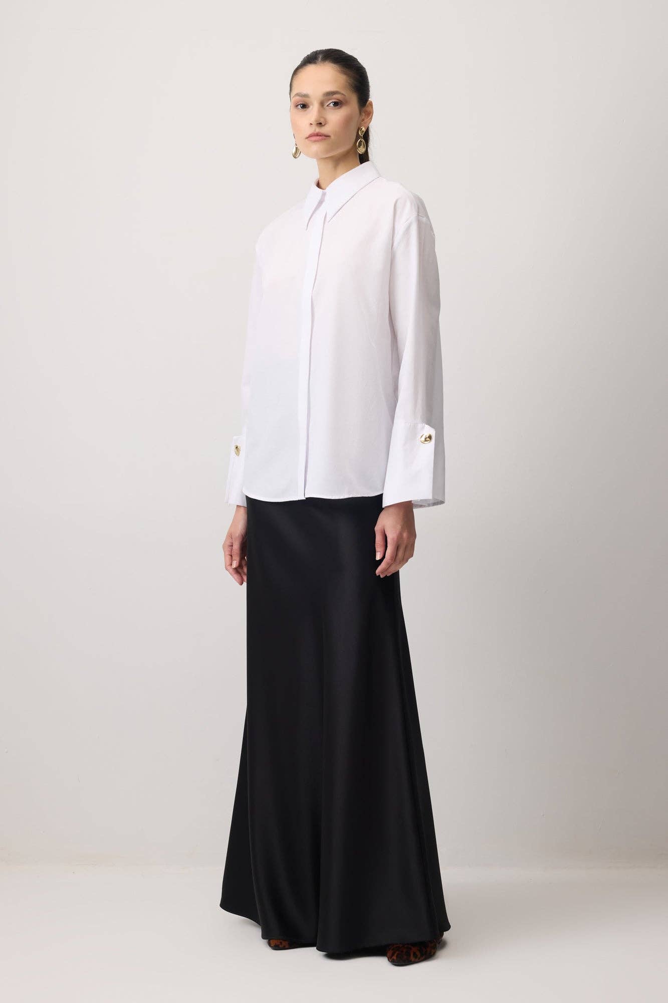 Camicia corta in popeline con polsini ampi
