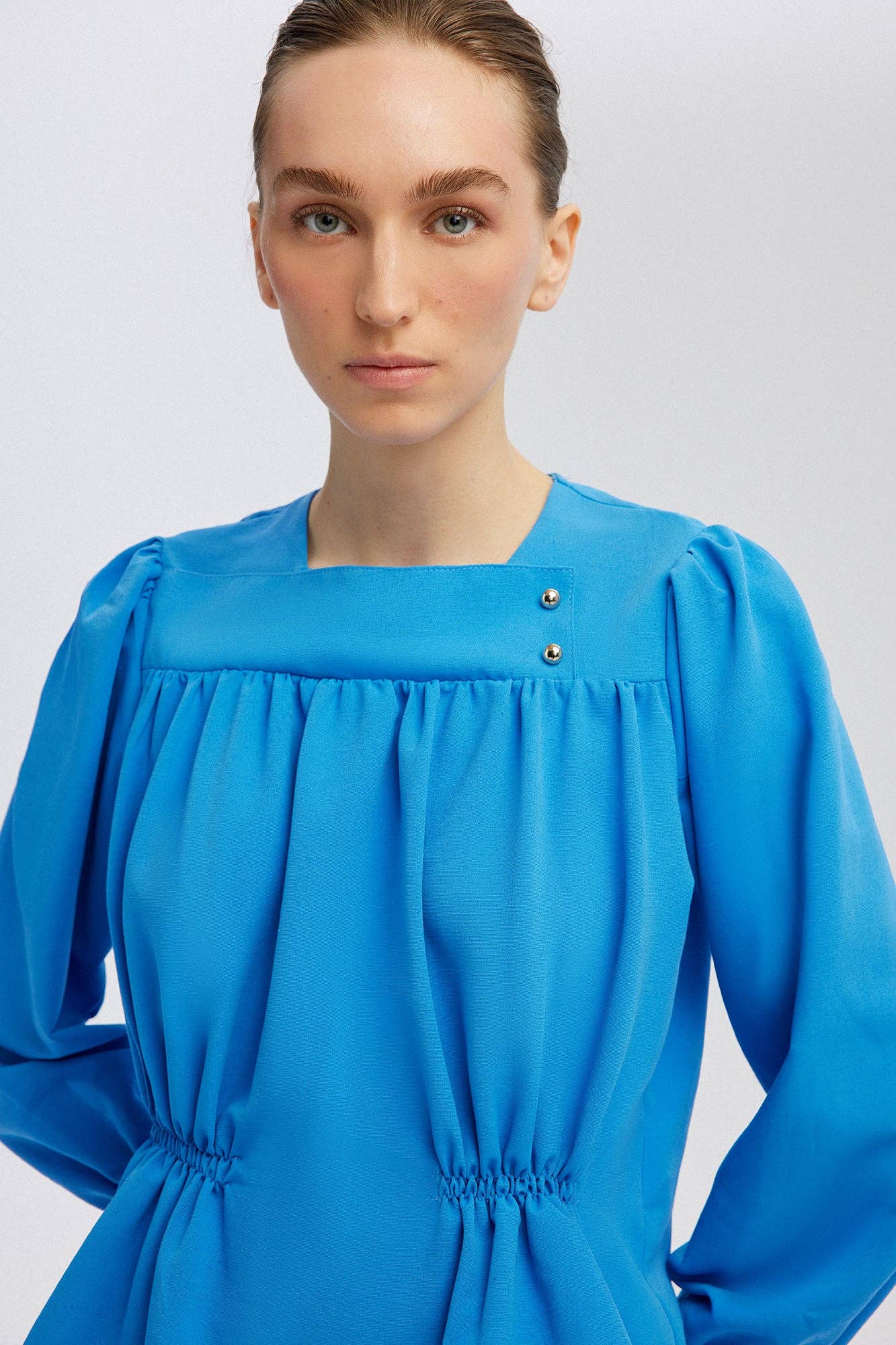 Camicia effetto lino martellato con arricciature