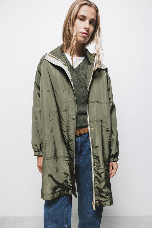 Parka lungo con cappuccio e tasche