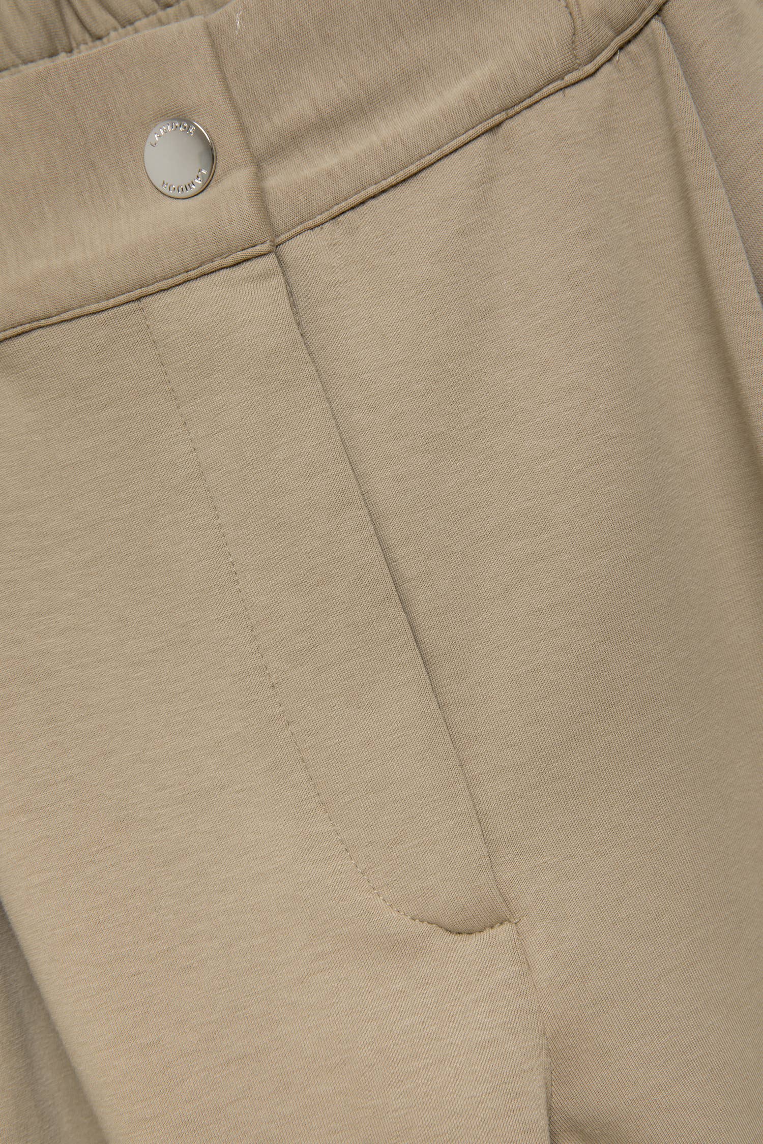 Pantaloni a pieghe con vita elasticizzata