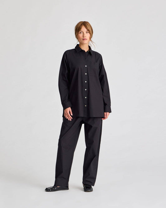 Camicia lunga in popeline di cotone biologico Bella con manica raglan - Nero